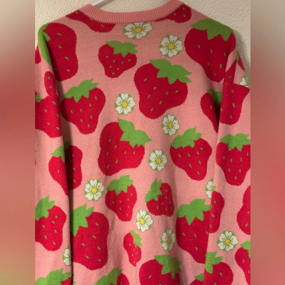 Boxlunch Strawberry Shortcake Allover Strawberry Print Cardigan Women Pockets XL